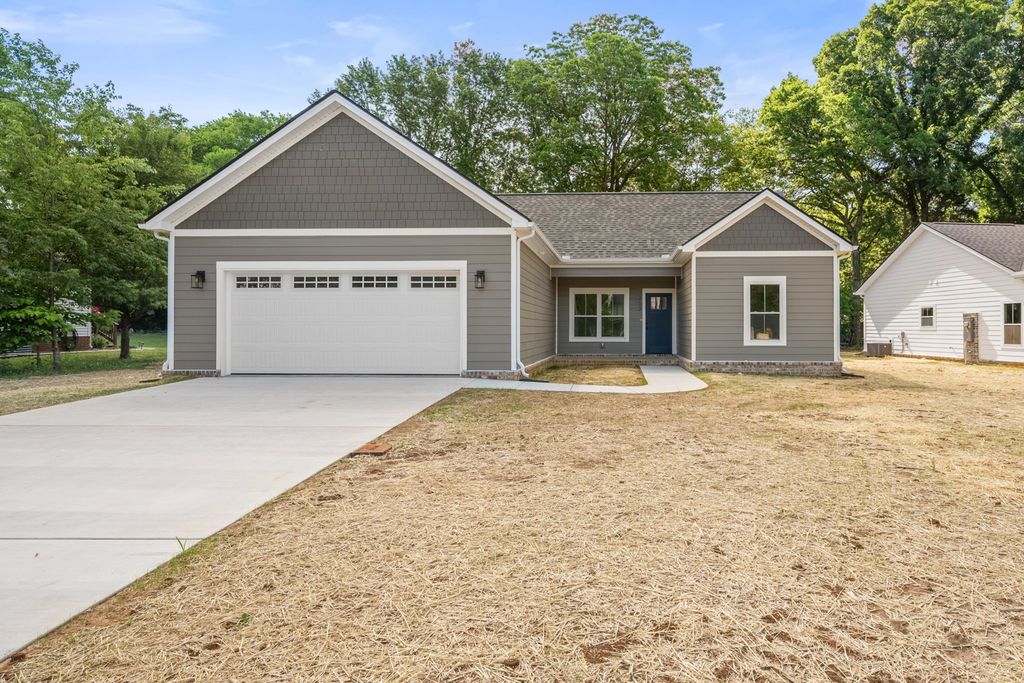 253 Brookfield Cir, Winchester