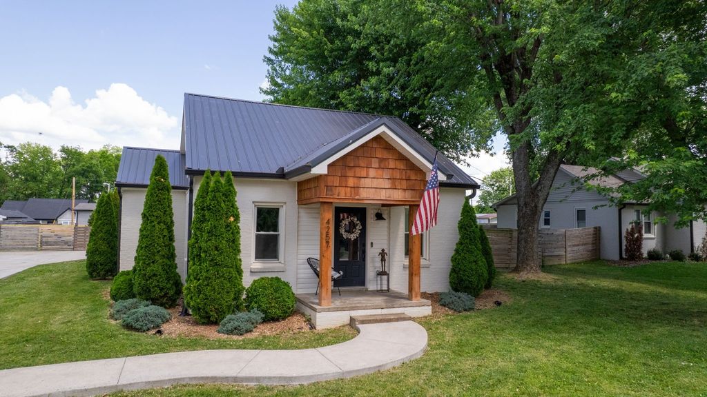 4257 Church St, Greenbrier
