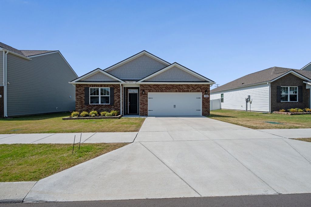1504 Dove Dr, Lebanon