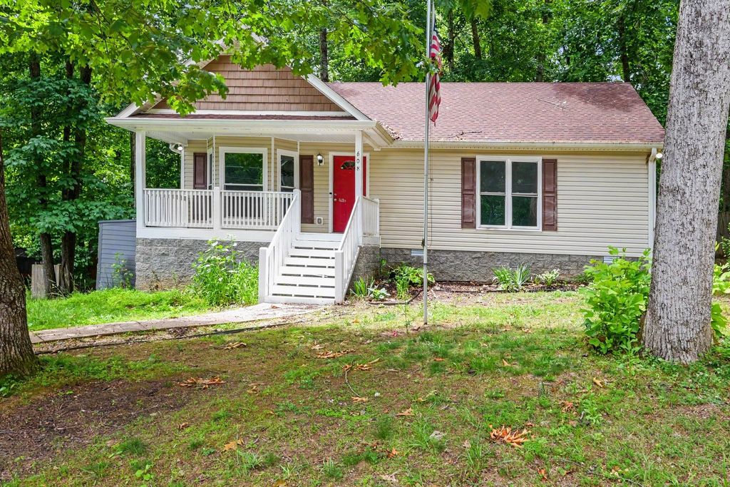 608 South Evening Shade, White Bluff