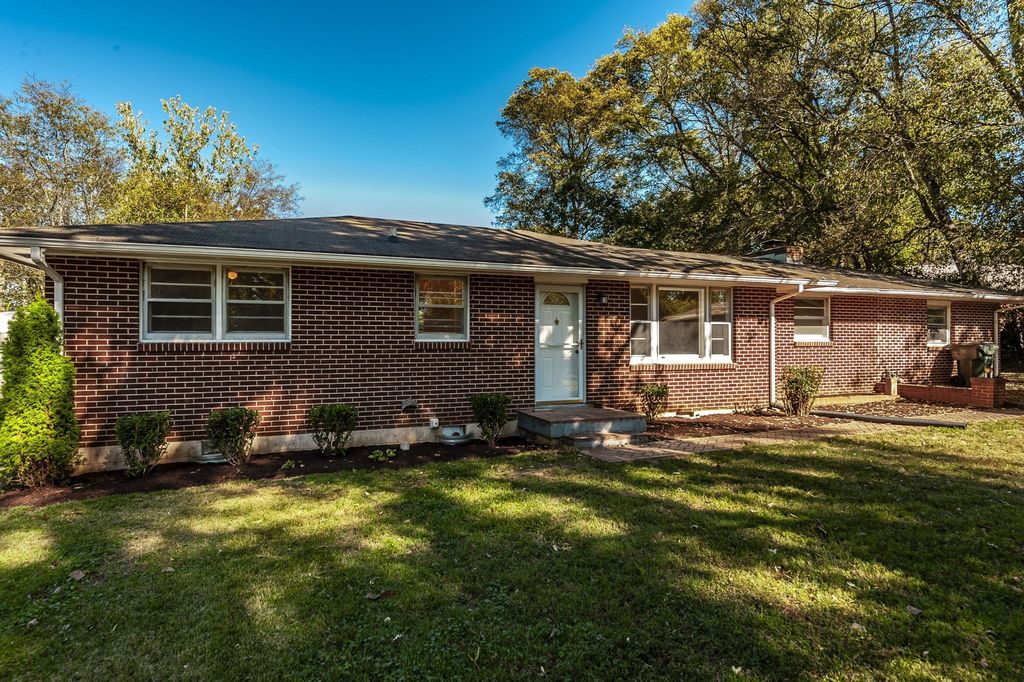 200 Malvin St, Gallatin
