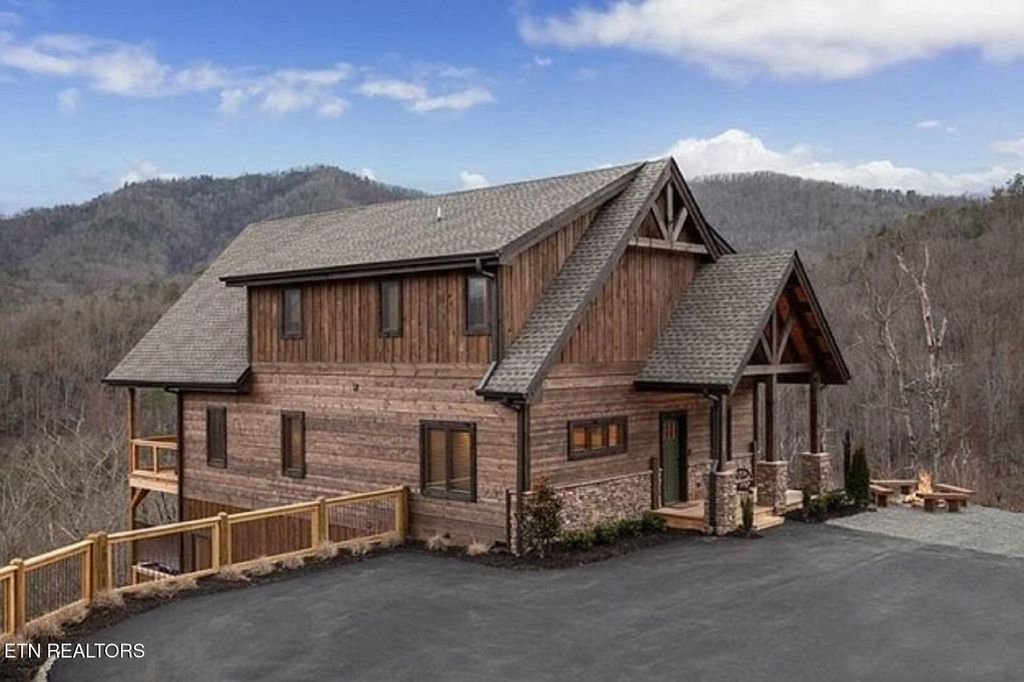 1563 Mountain Dreams Way, Sevierville