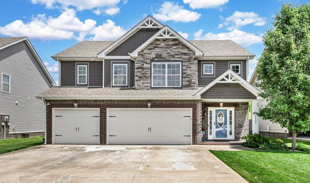 3735 Windmill Dr, Clarksville