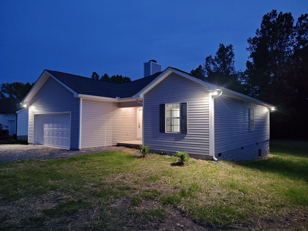 689 W Main St, Alexandria