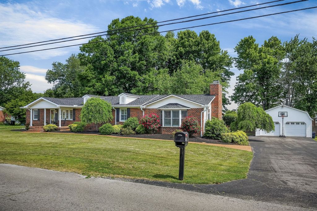 708 Dry Creek Rd, Smithville