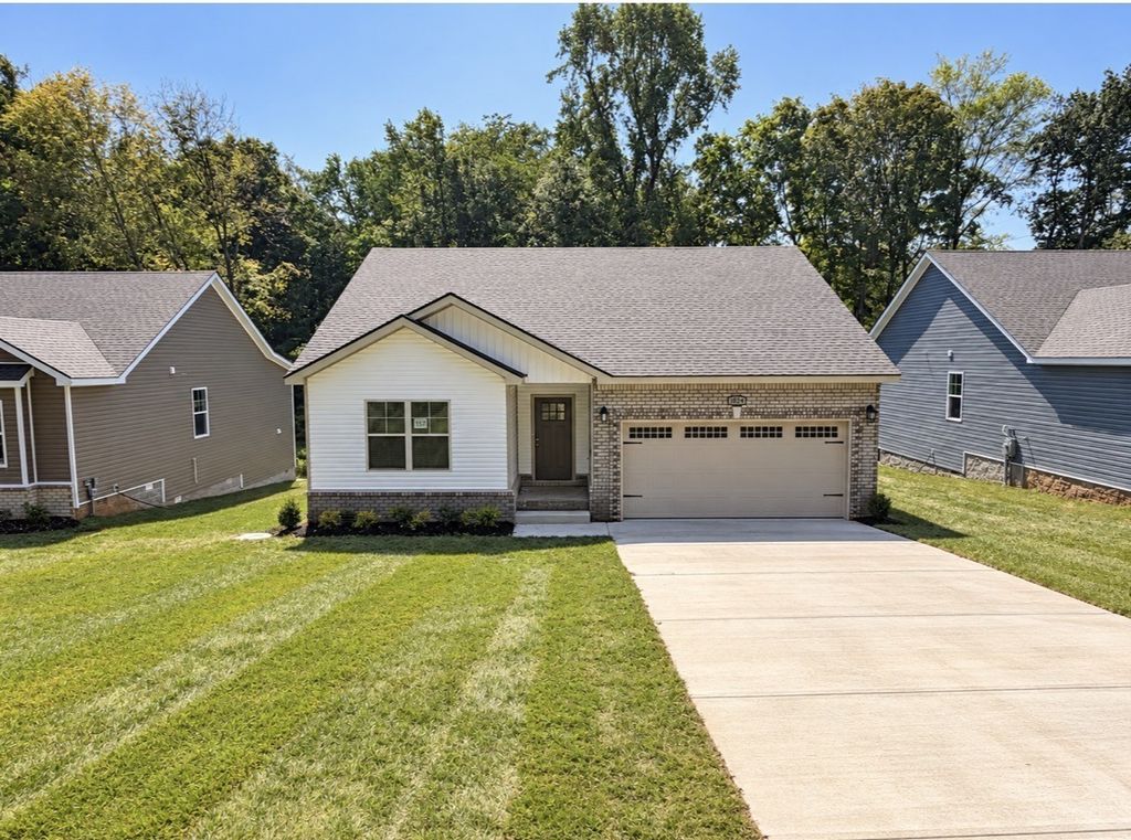 157 Irish Hills, Clarksville