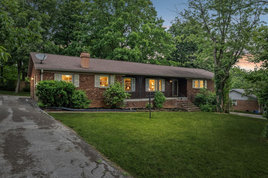 308 Adams Ave, Hopkinsville