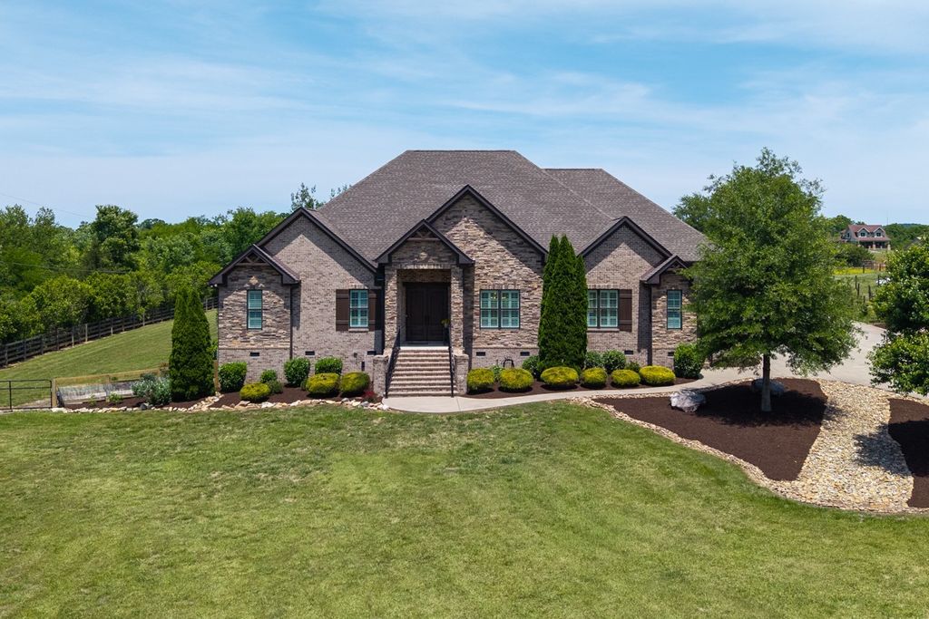 1196 Liberty Ln, Gallatin
