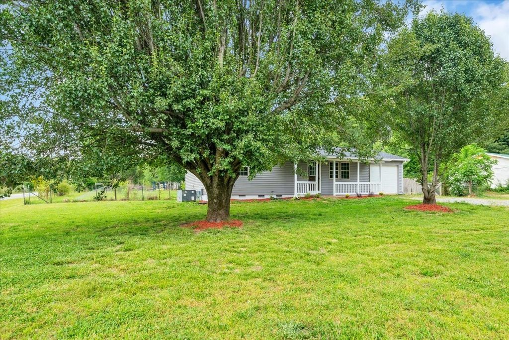 72 W 1st St, Hillsboro