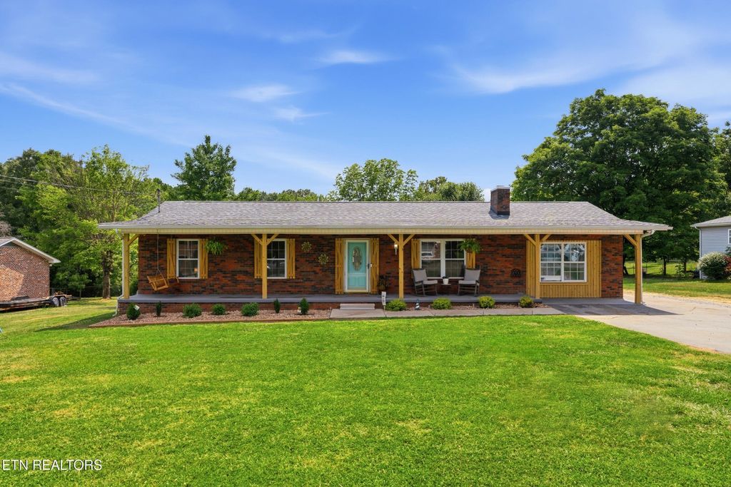 300 Lindner Lane, Lenoir City