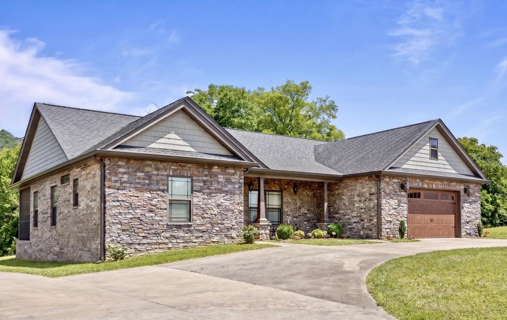 352 Tennessee Street, Ringgold