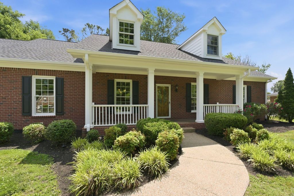 209 Cotton Ln, Franklin