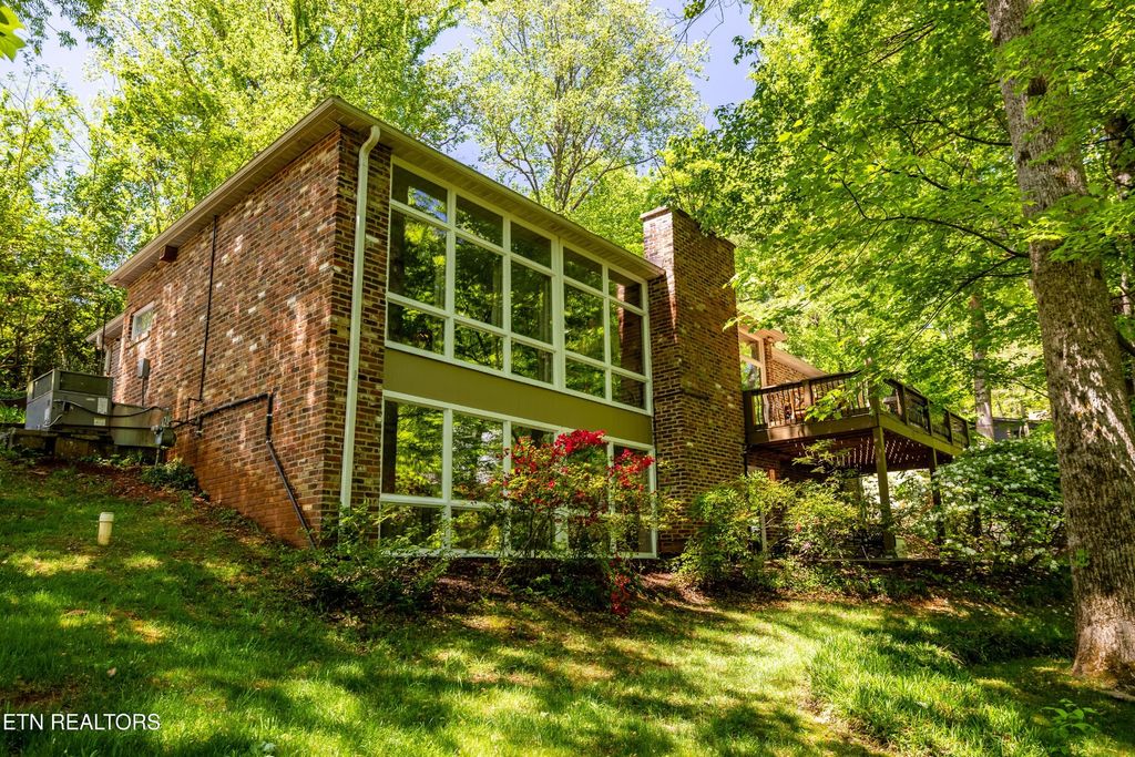 2513 Sw Lakemoor Drive, Knoxville