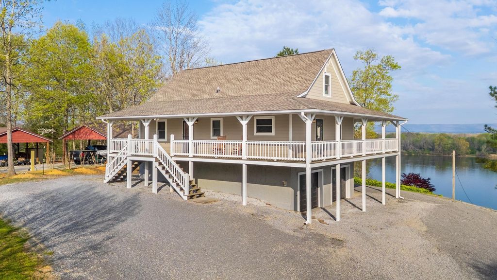 325 Russell Lane, Decatur
