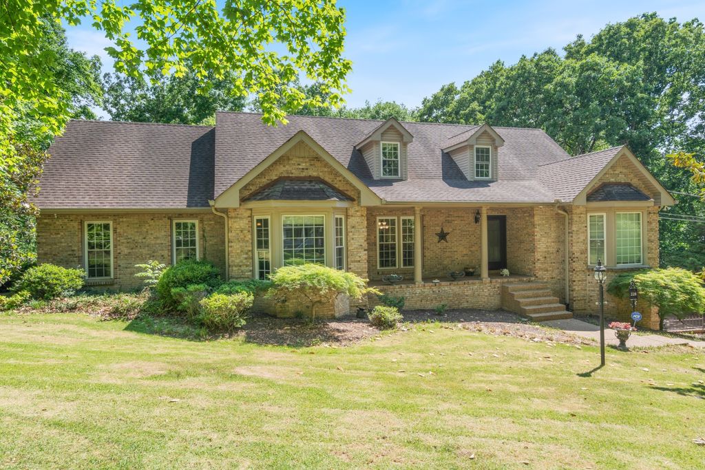 228 Druid Hills Dr, Dickson