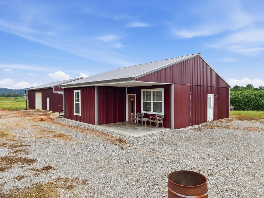 1050 Franks Ferry Rd, Sparta