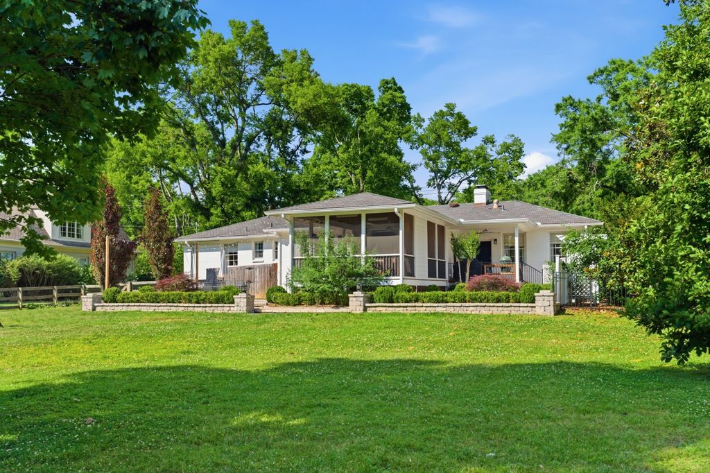 2709 Tyne Blvd, Nashville