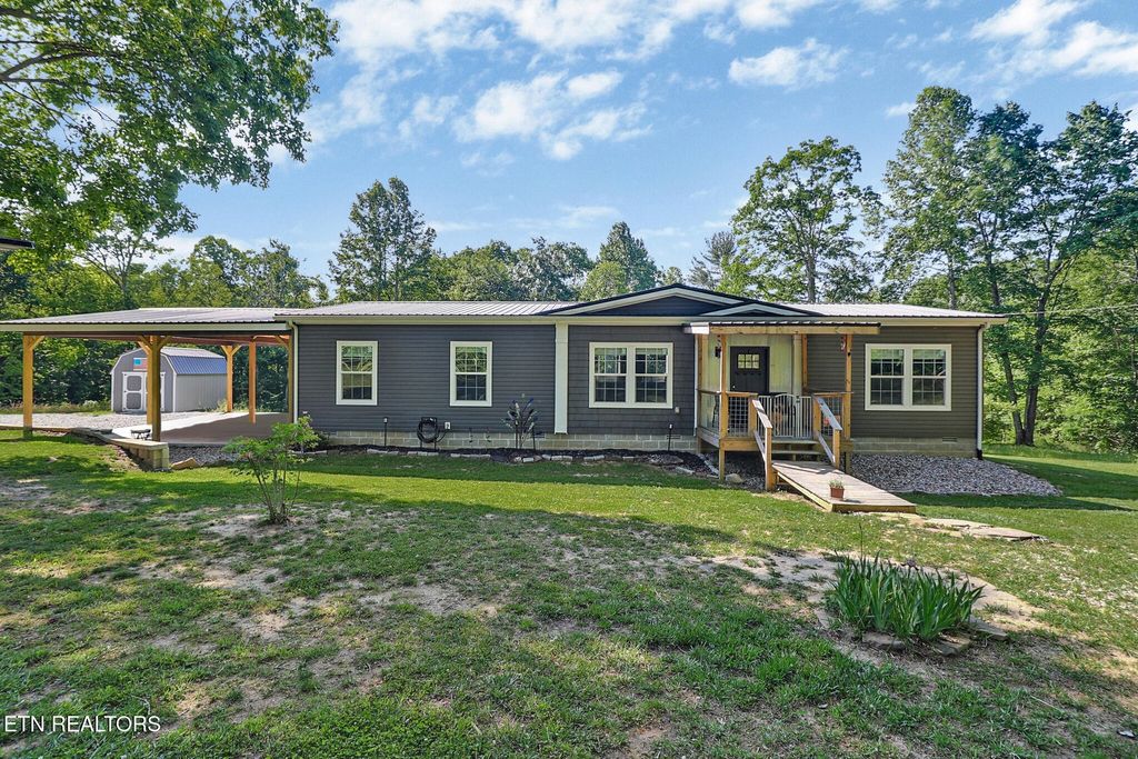 293 Christian Rd, Crossville