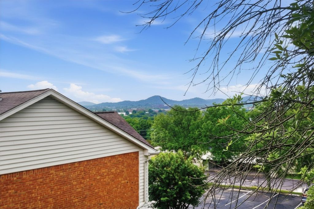 1604 Brentwood Pointe, Franklin