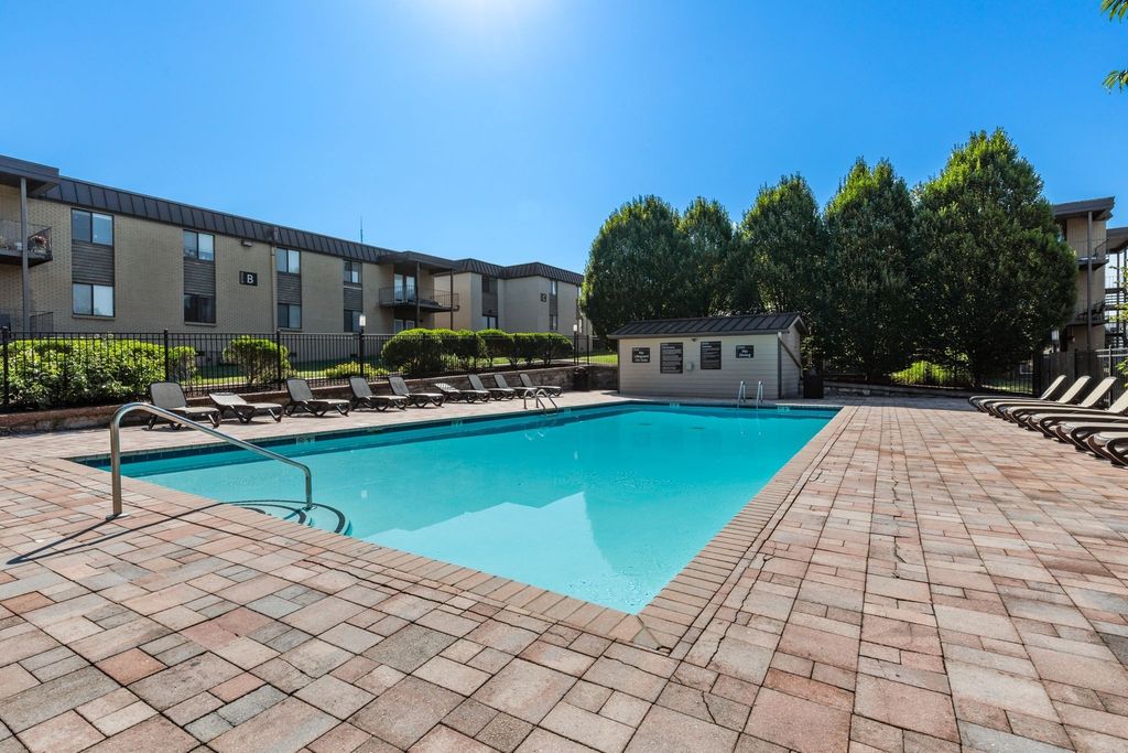 6680 Charlotte Pike K3, Nashville