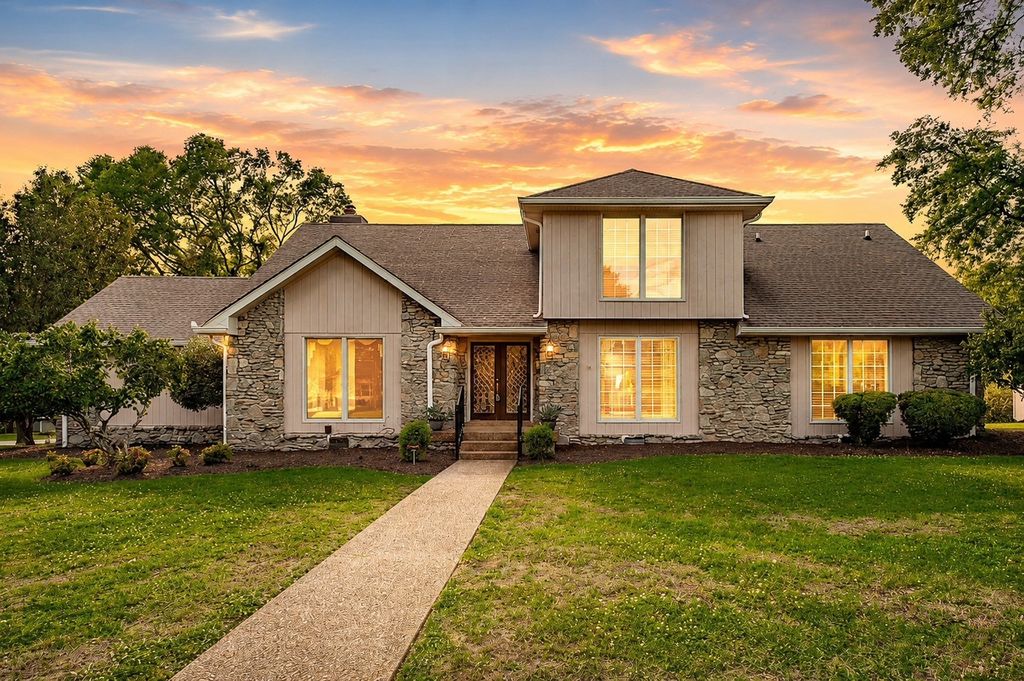 117 Jackson Ln, Hendersonville