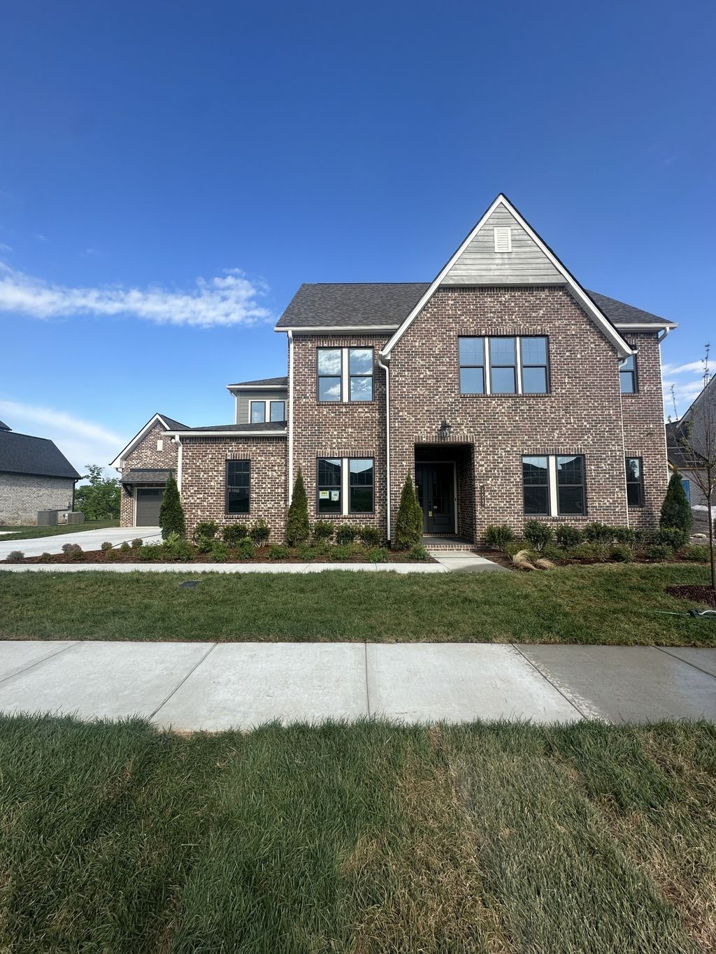 165 Manor Way, Hendersonville