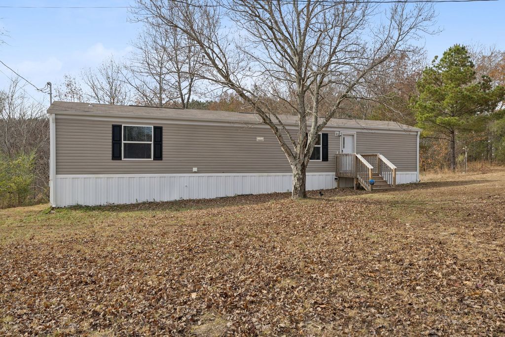 108 Lyell Rd, Hohenwald