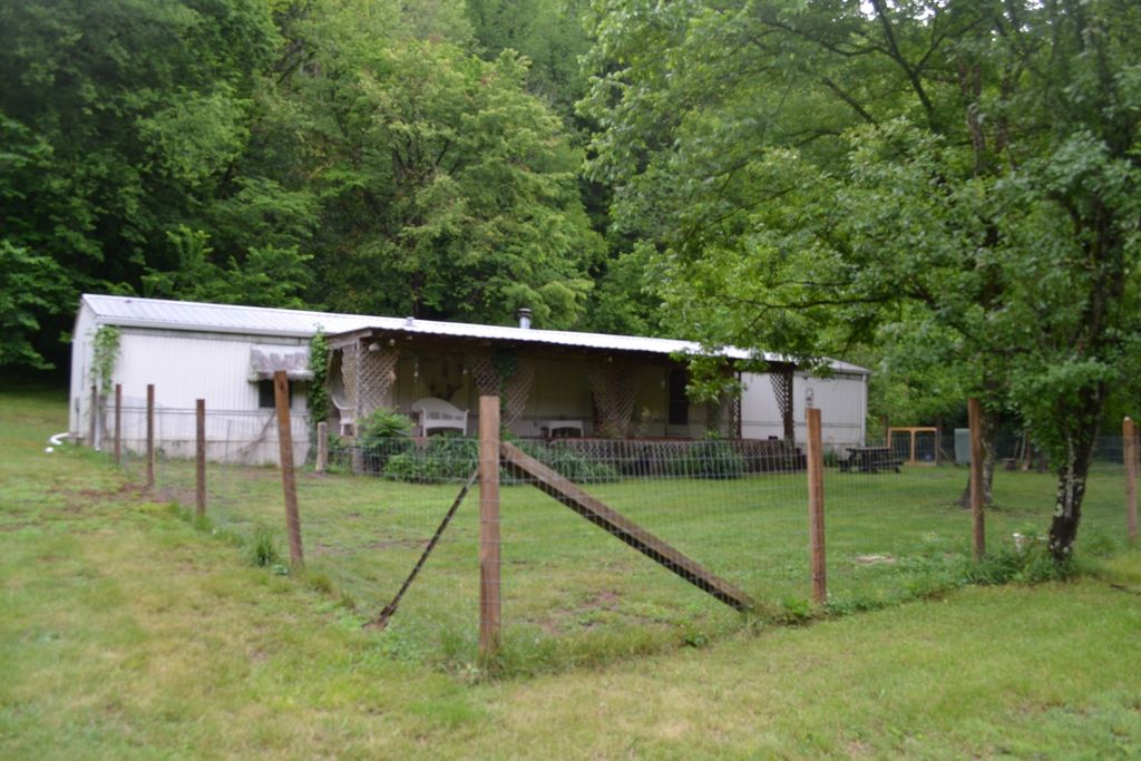 1557 Add Stafford Rd, Hilham