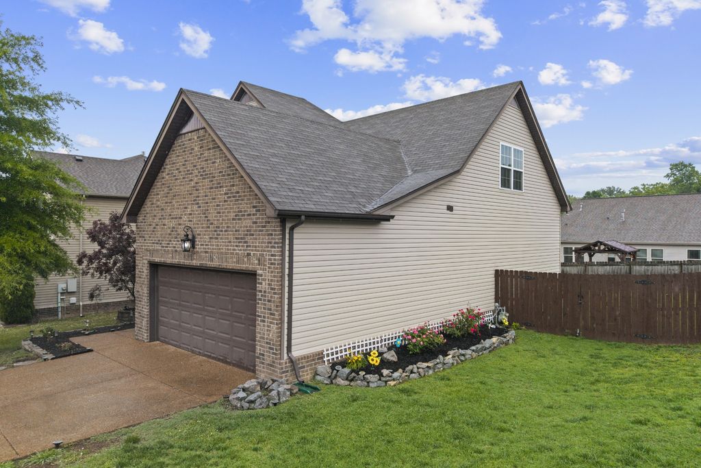 874 Daybreak Dr, Antioch