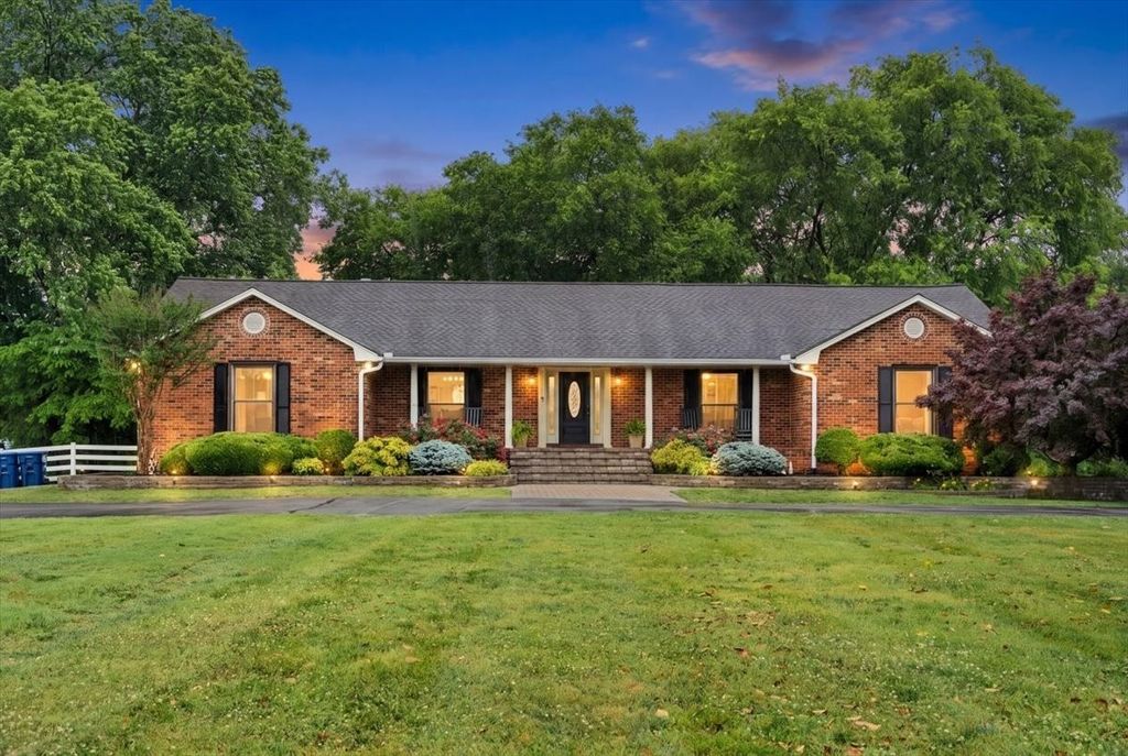 311 Mayfield Dr, Smyrna