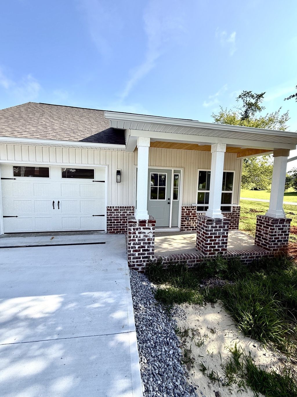 114 Honeysuckle Ln, Sparta