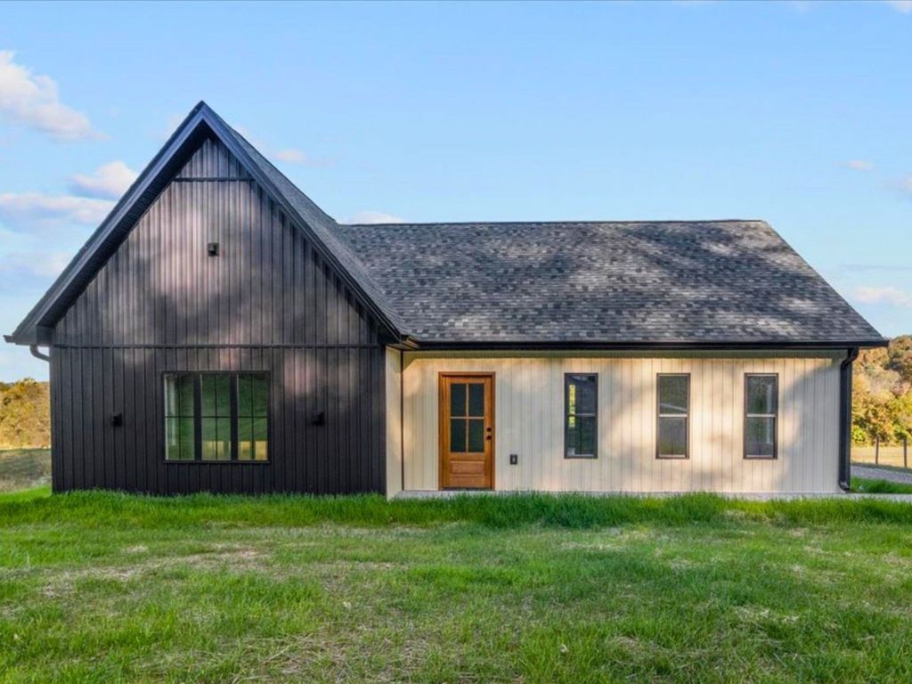 3110 Clay Tomlinson Rd, Erin