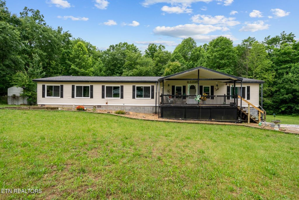 642 Daymon Circle, Crossville