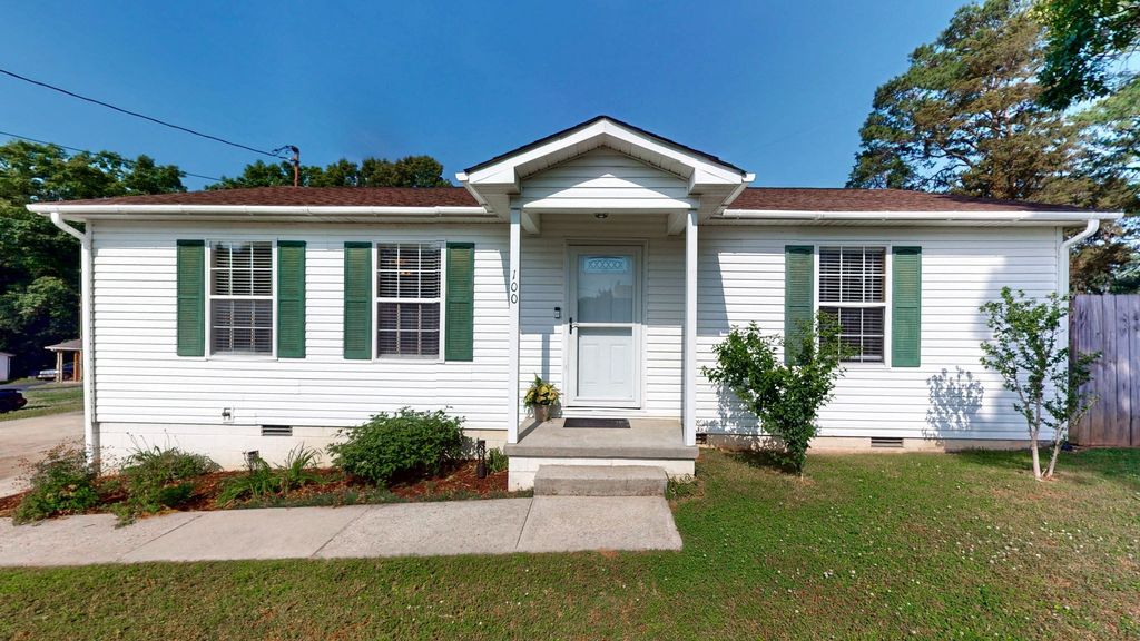 100 Waggoner St, Decherd