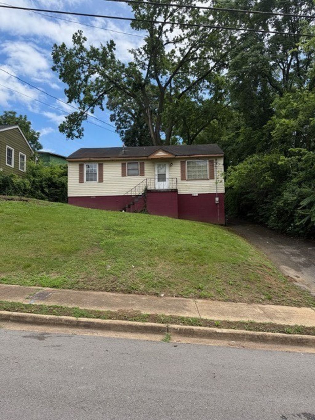 704 Glenview Dr E, Nashville