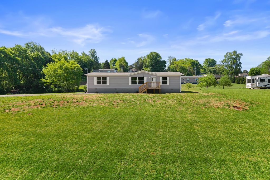 217 Oakland Road, Sweetwater