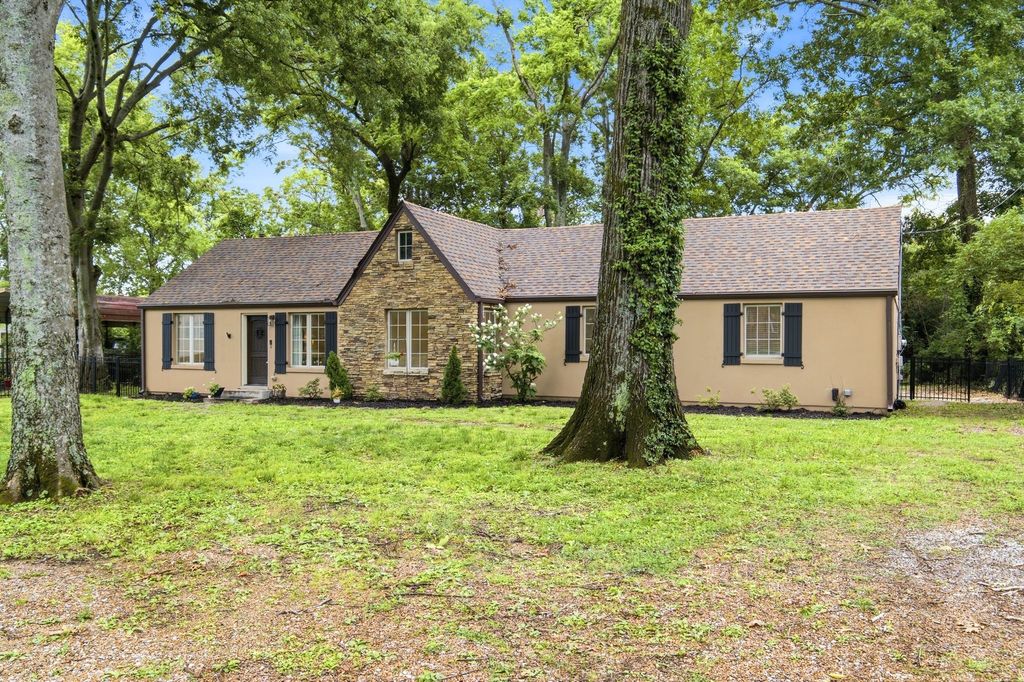 5905 Old Harding Pike, Nashville