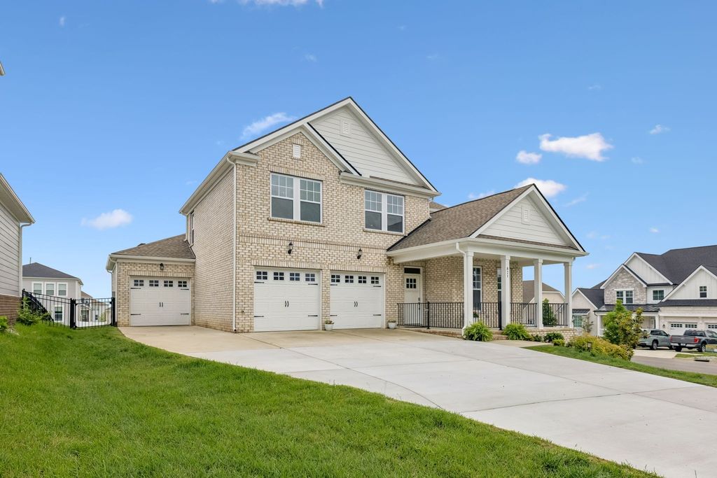 821 Westchester Circle, Hendersonville