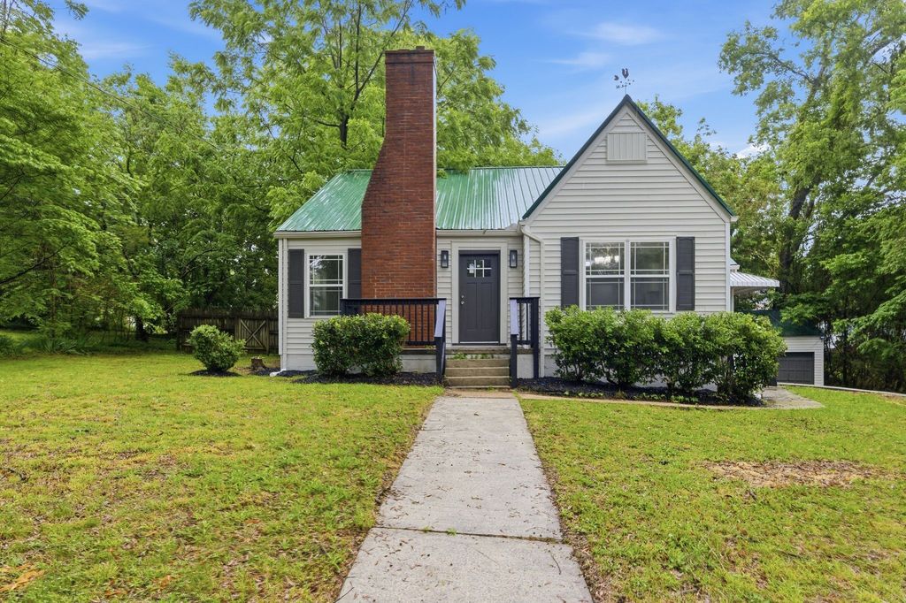 305 S Irwin St, Manchester