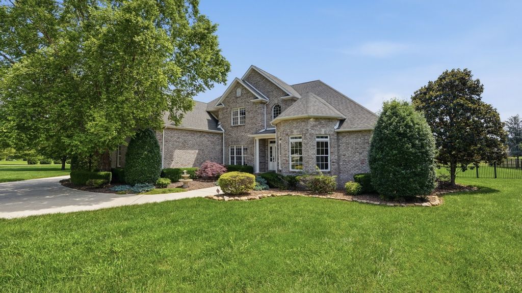 292 Ridgecrest Dr, Winchester