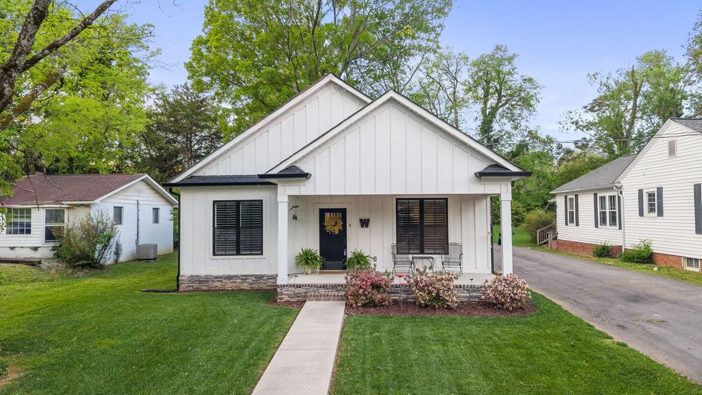 2111 Parker Street Ne, Cleveland