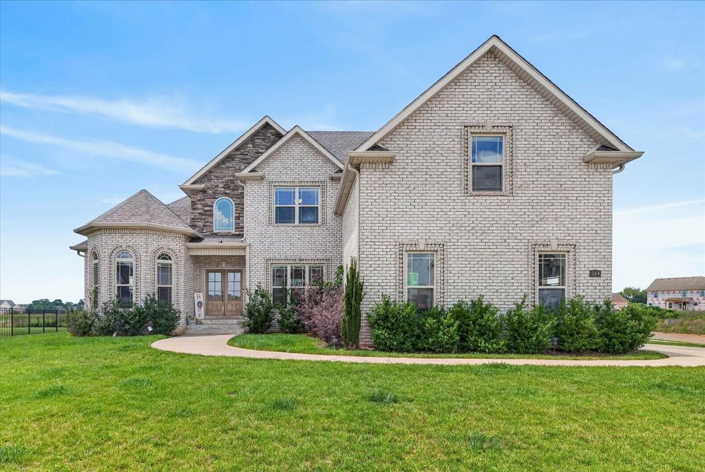 344 Oasis Ln, Clarksville