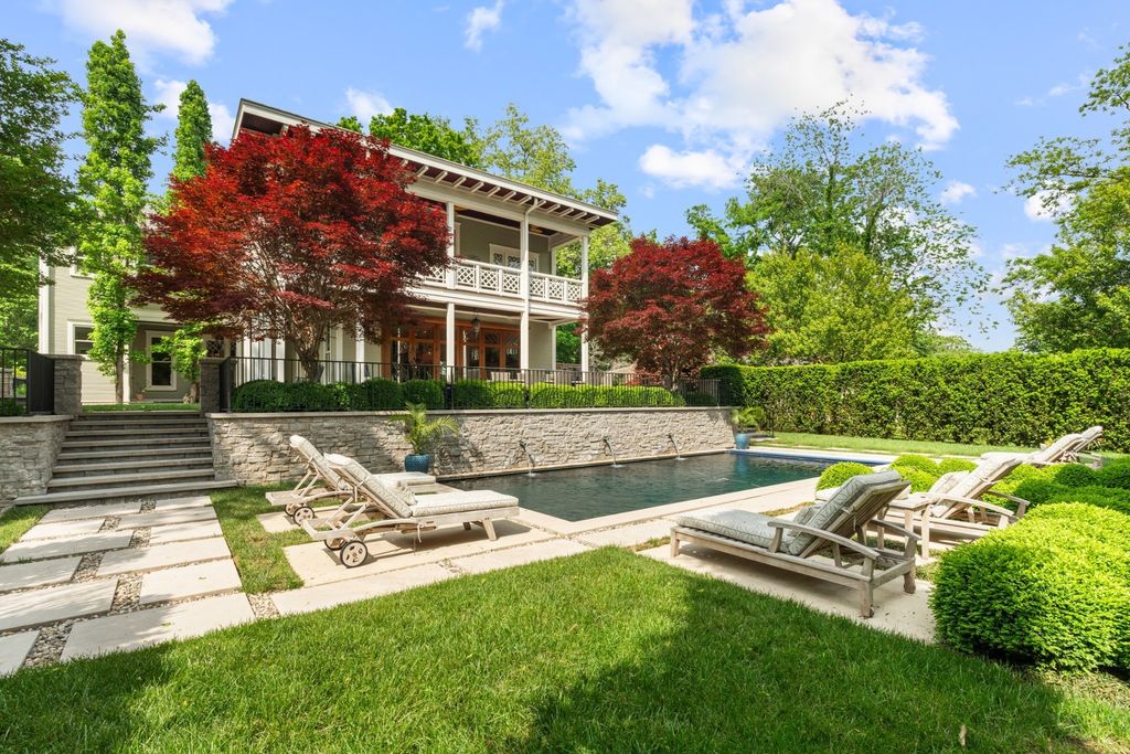 1015 Clifton Ln, Nashville
