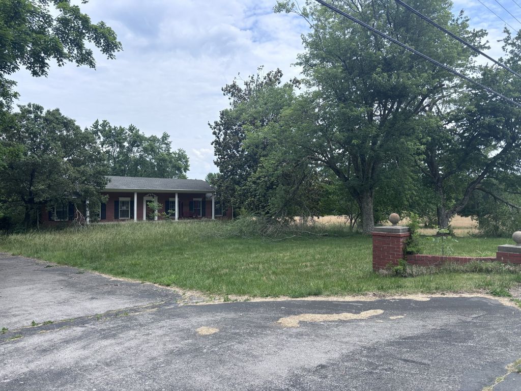 1229 N 1st St, Westmoreland
