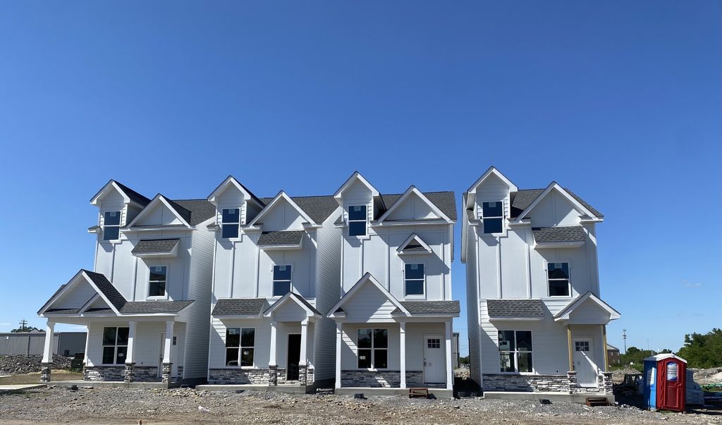 213 Carlton Ln, Lebanon