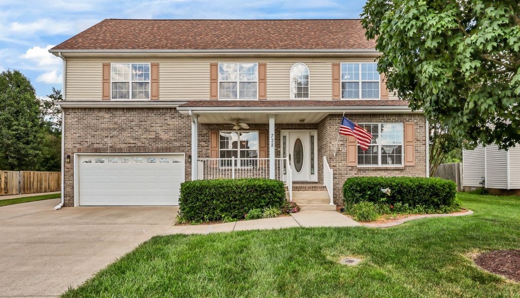 728 Winding Bluff Way, Clarksville