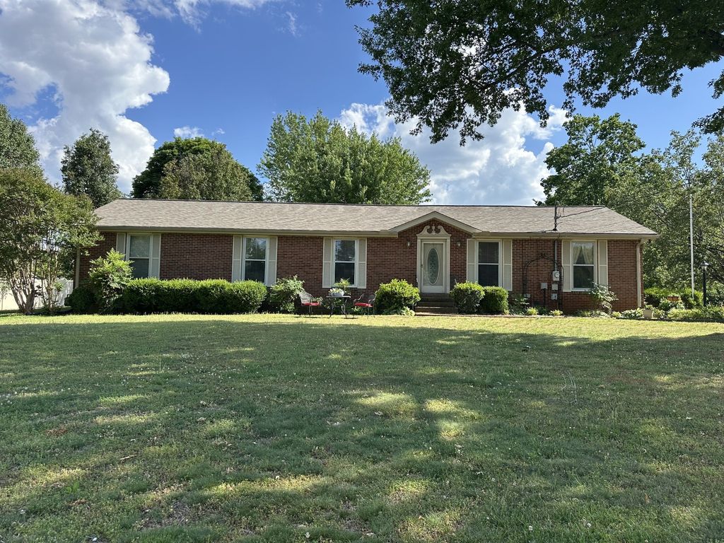 1608 Lilac Dr, Lebanon