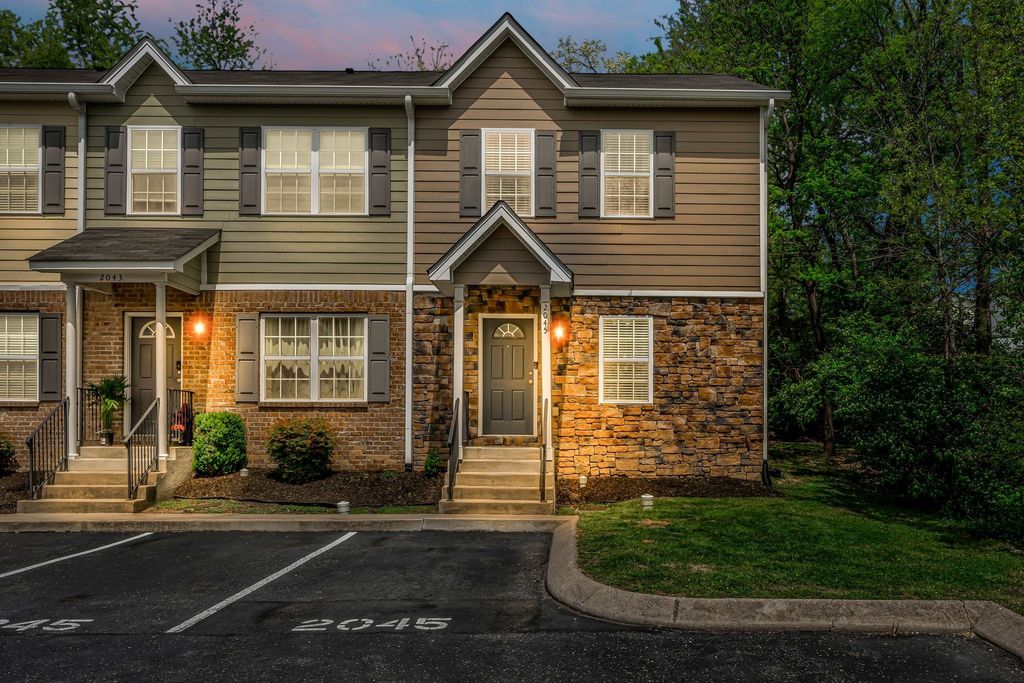 2045 Pinecrest Dr 22, Nashville