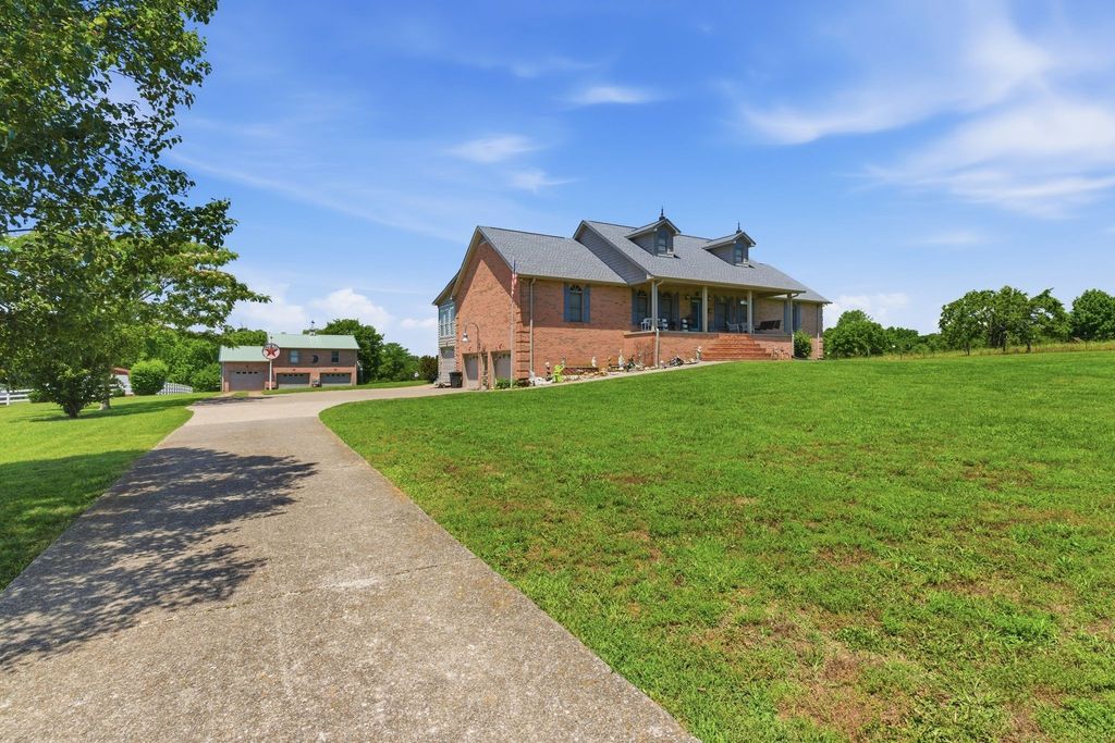 238 Zieglers Fort Rd, Gallatin