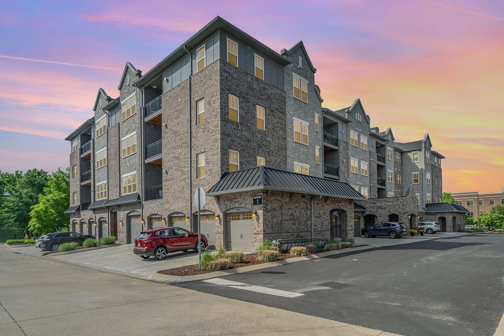 141 Saundersville Rd 1308, Hendersonville